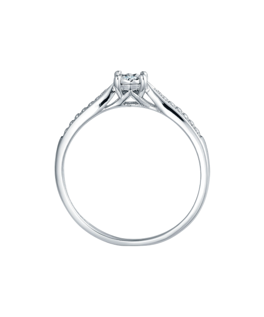 Sterling silver ring with diamond