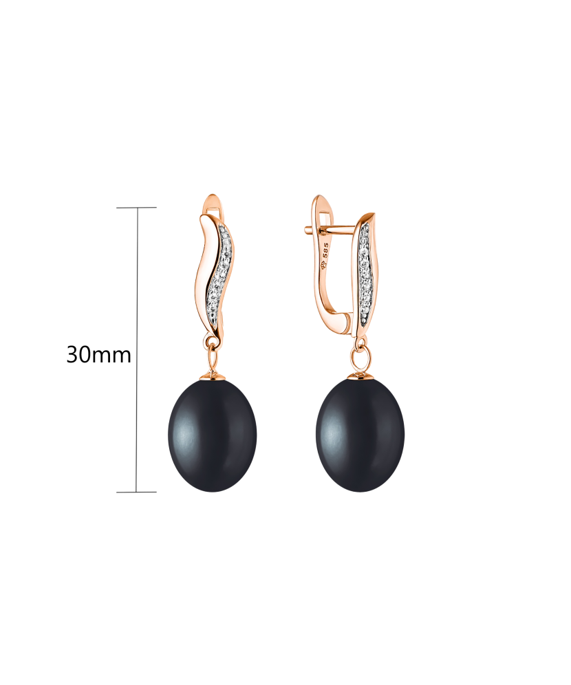 Gold earrings with pearls