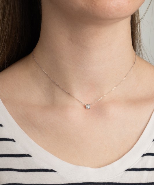 White Gold chain with diamond pendant