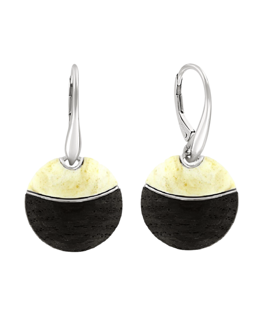 Hopeiset korvakorut meripihkanvärilläand wood