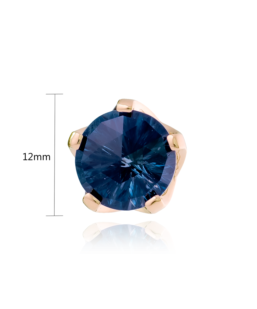 Gold pendant with london topaz