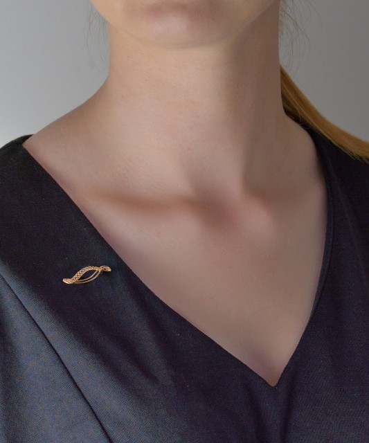 Gold brooch