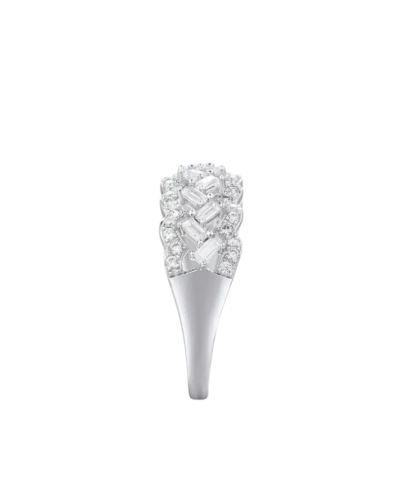 Sterling silver ring with zirconium