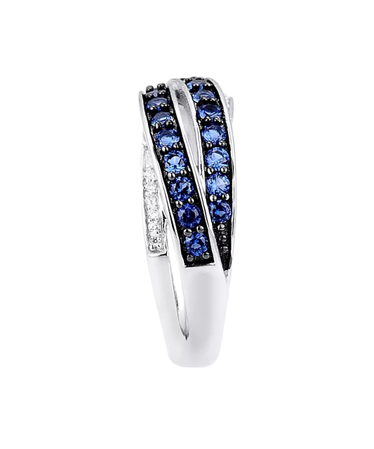 Sterling silver ring with zircons