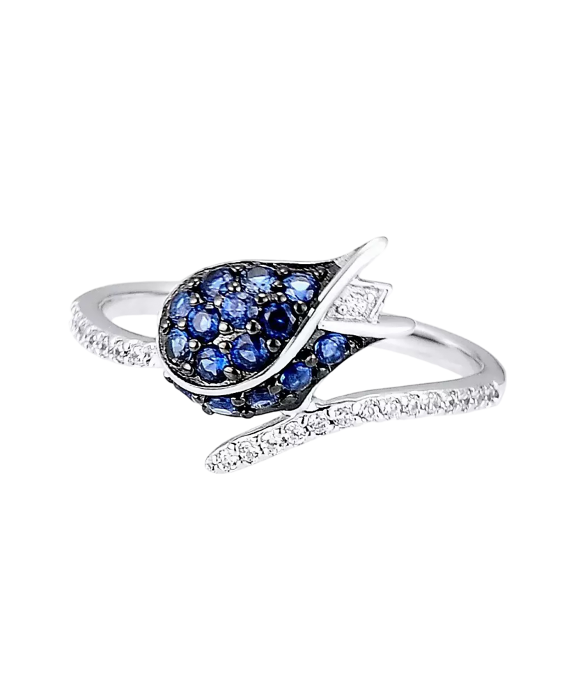 Sterling silver ring with zircons