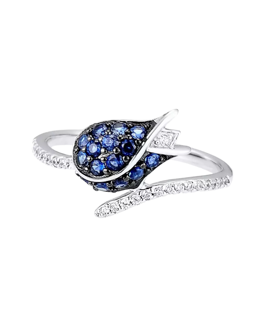 Sterling silver ring with zircons