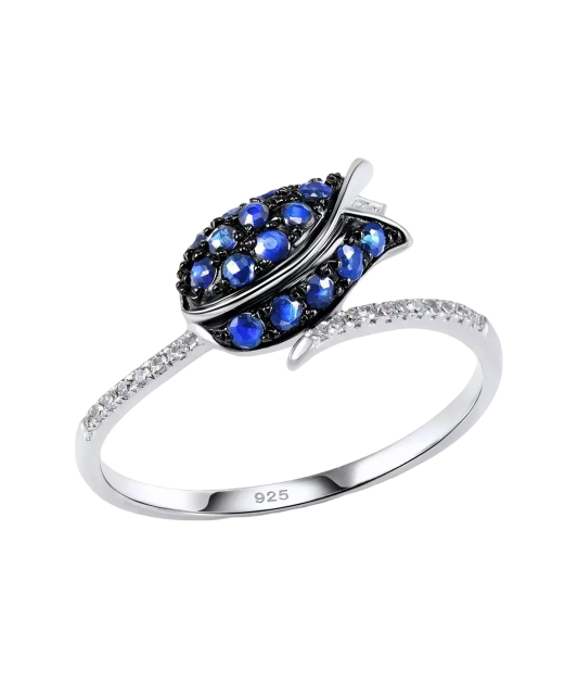 Sterling silver ring with zircons