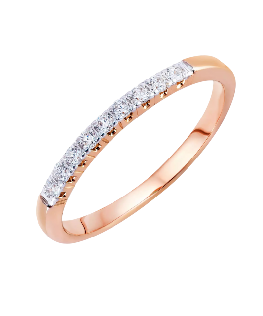 Gold ring with diamonds