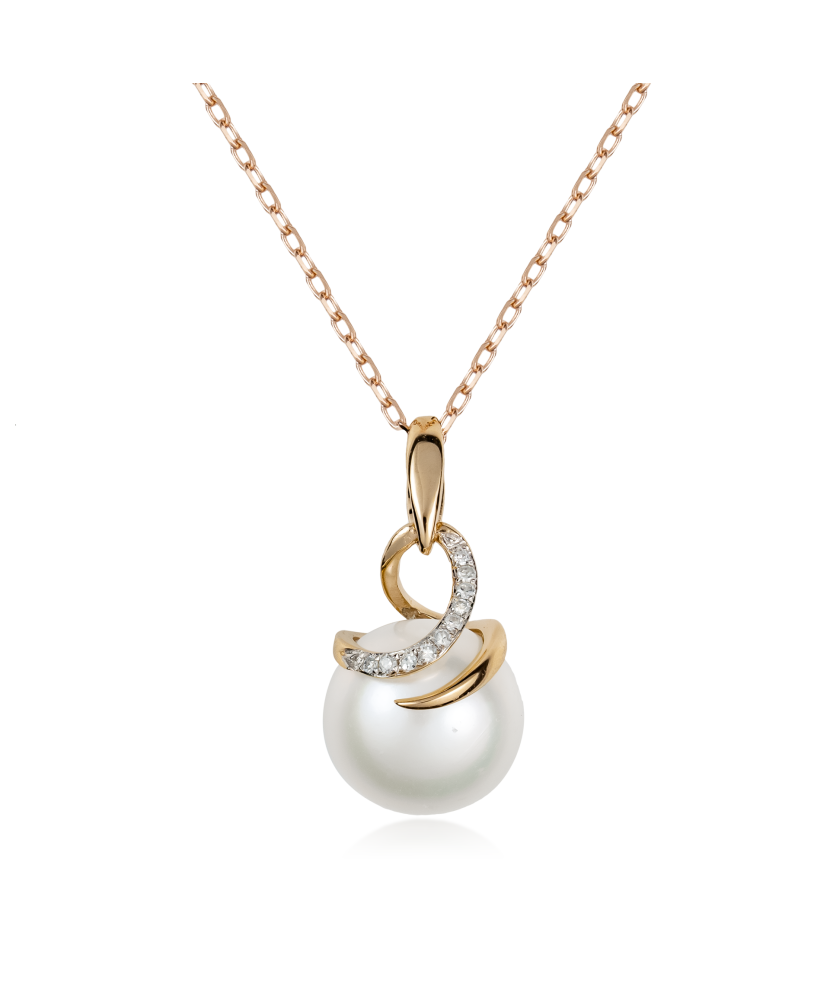 Gold Chain With pearl and diamond pendant