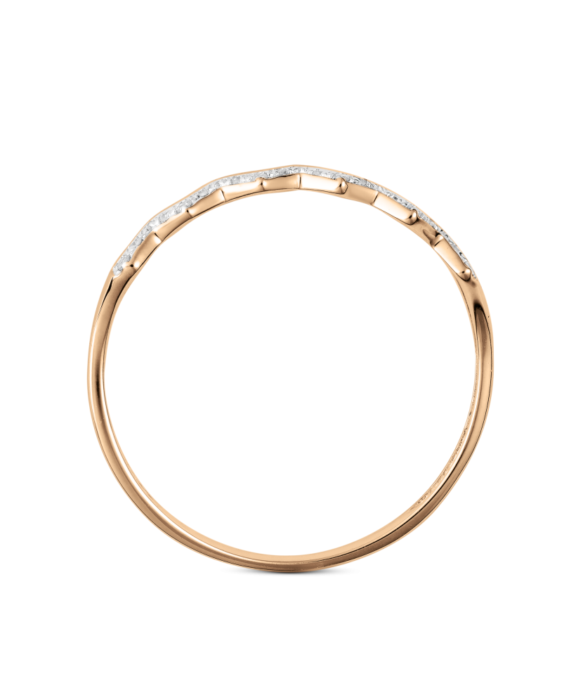 Gold ring with diamonds