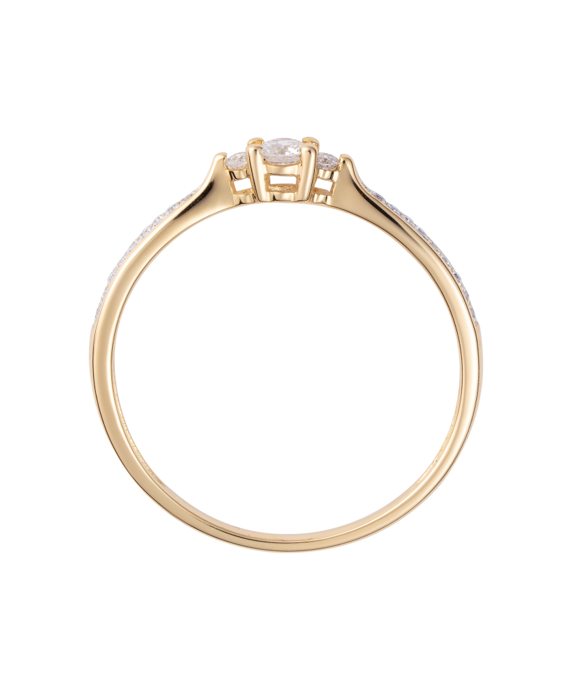 Gold ring with diamonds