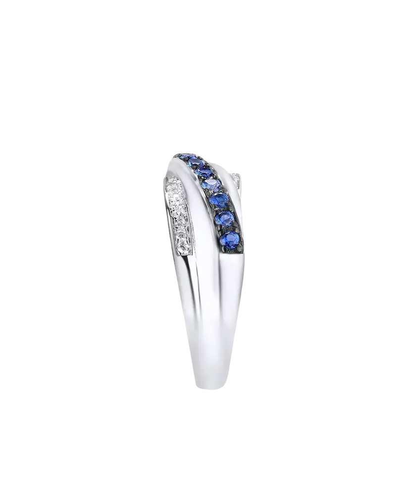 Sterling silver ring with zirconium