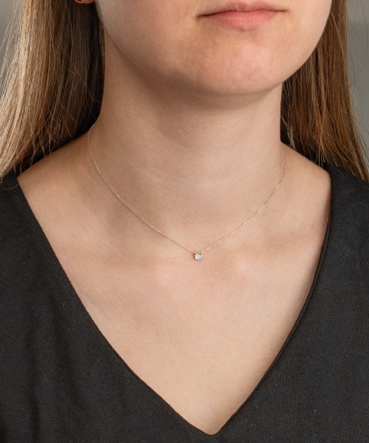 White gold chain with diamond pendant