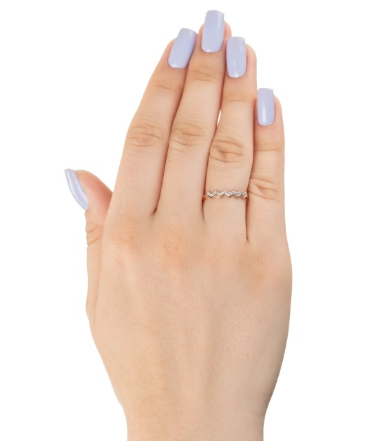 Gold ring with diamonds