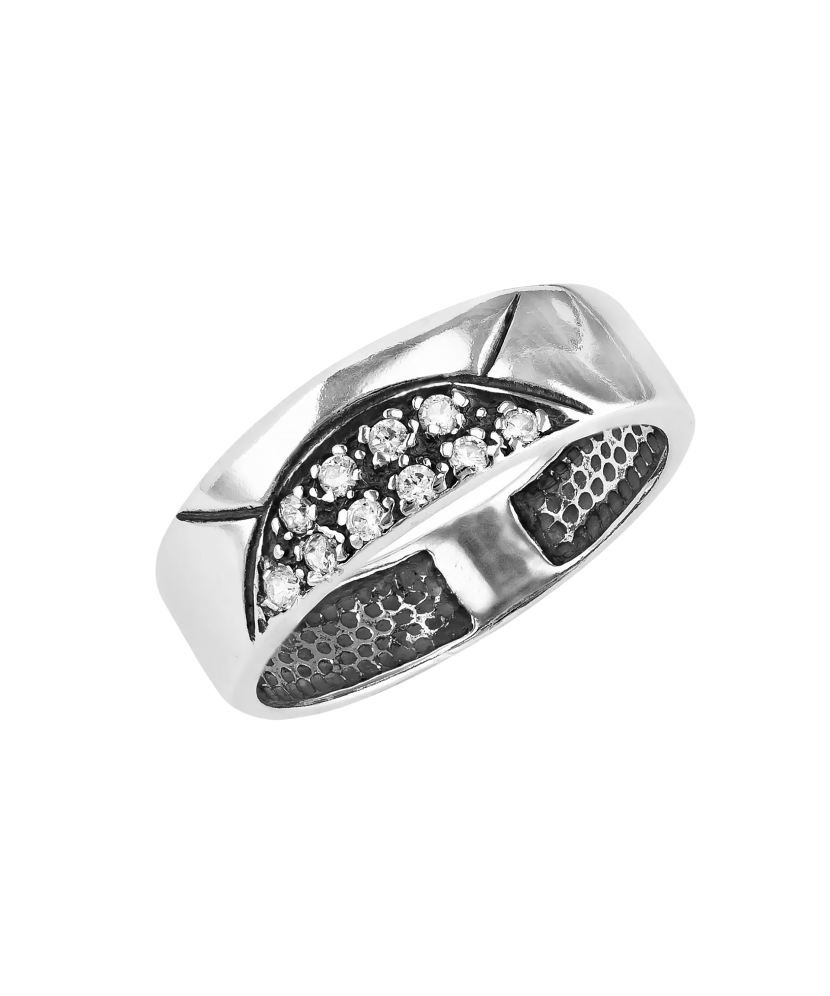 Sterling silver ring with zircons
