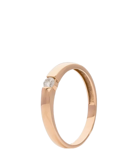Gold ring with zirconium