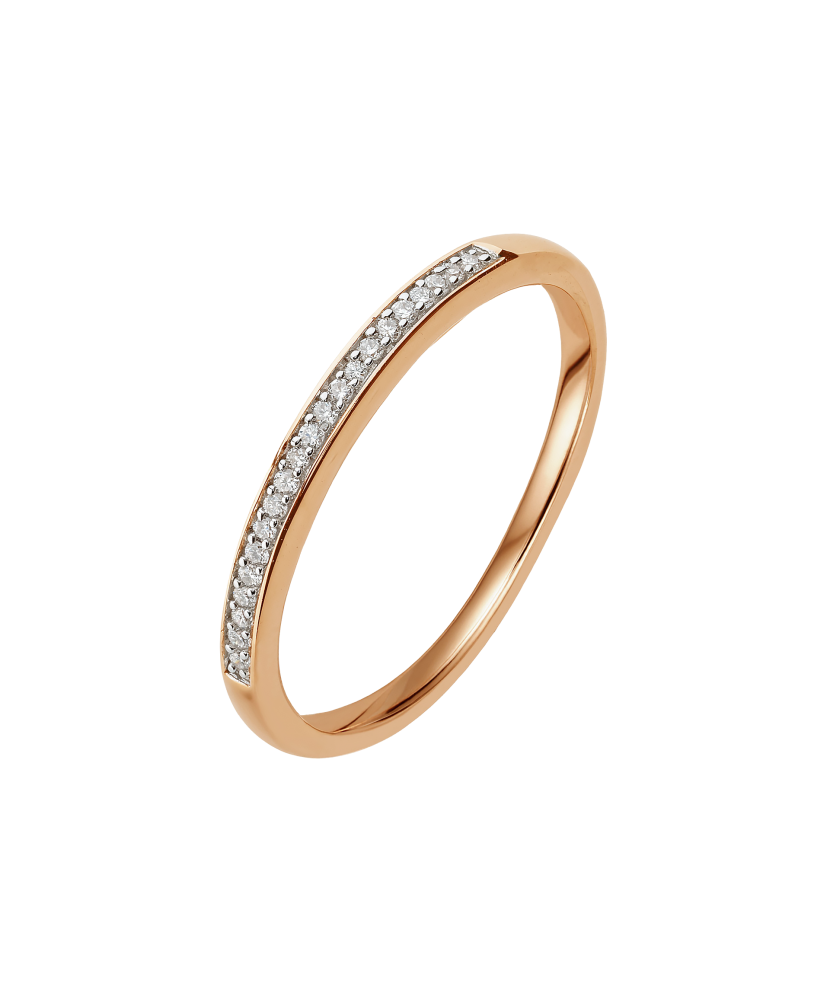 Gold ring with diamonds