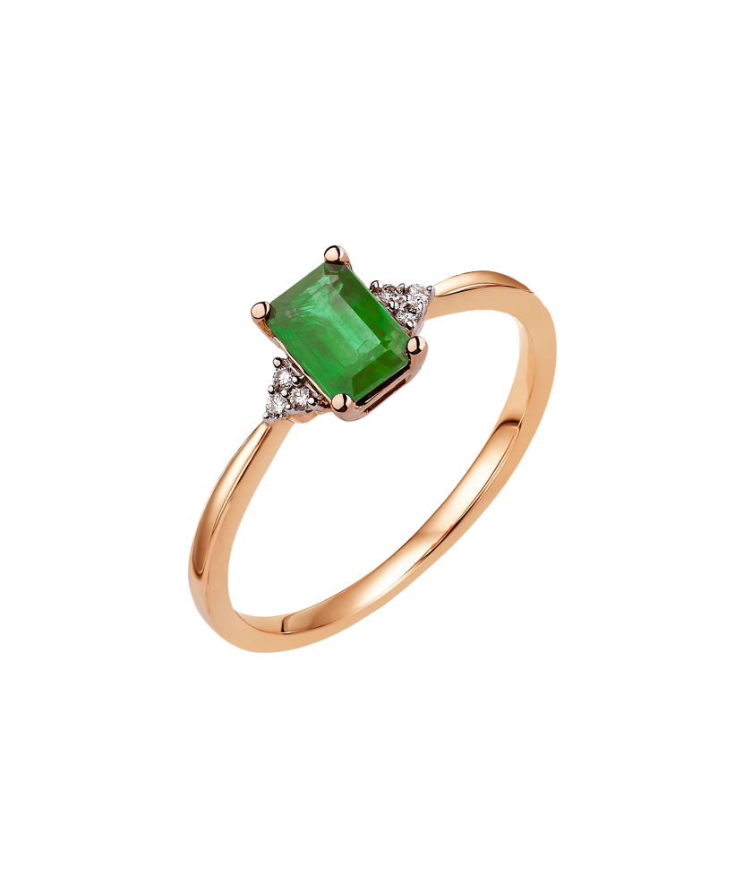 Gold ring with Emerald and diamonds