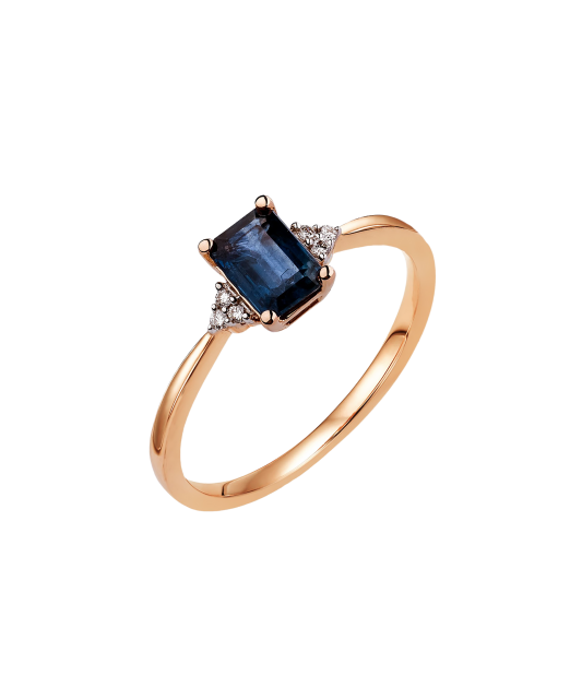 Gold ring with sapphire and diamonds