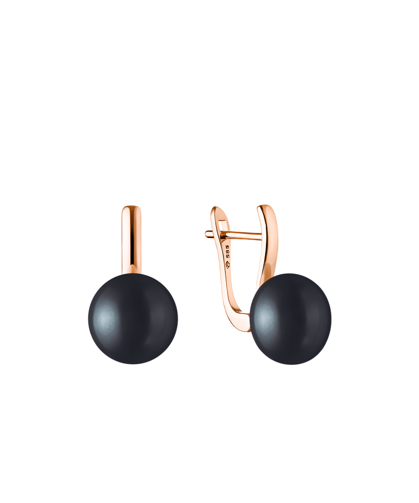 Gold earrings with pearls