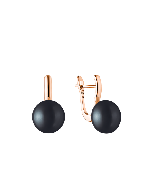 Gold earrings with pearls