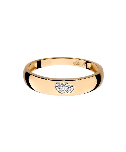 Gold ring with diamonds