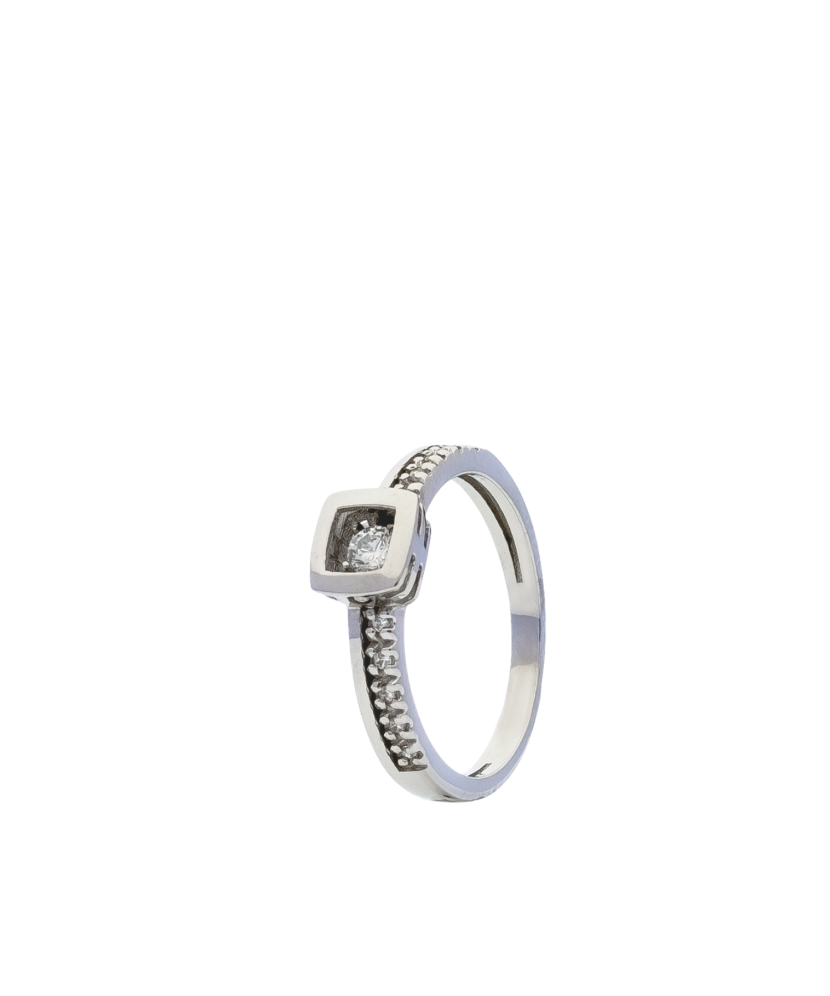 Sterling silver ring with zircons