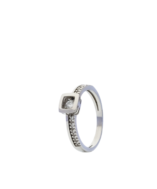 Sterling silver ring with zircons