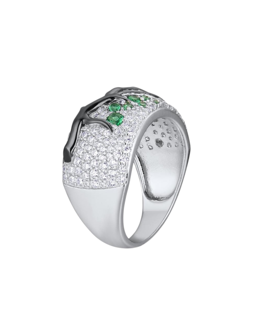 Sterling silver ring with zircons