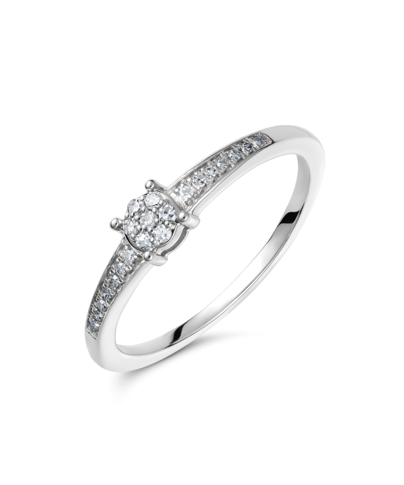 Valkokultainen sormus timanteilla