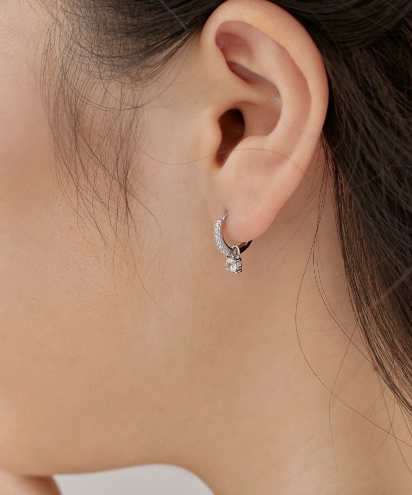 Sterling silver earrings with zircons