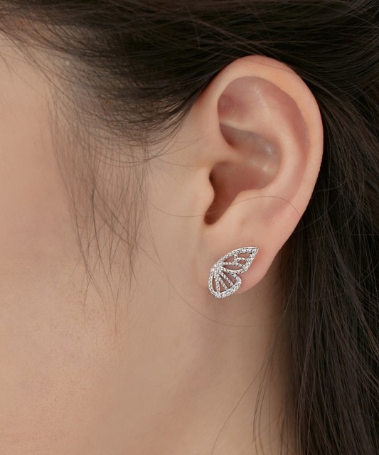 Hopeiset korvakorut zirkoneilla