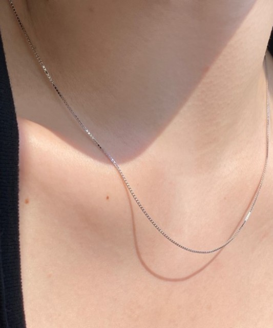 Hopeinen ketju "Box"