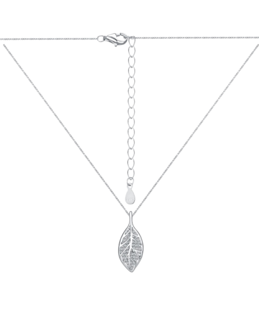 Sterling silver chain with zirconium pendant
