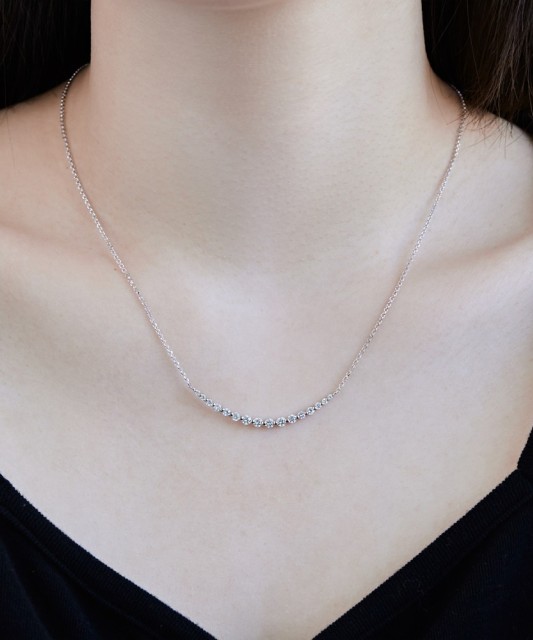 Sterling silver chain with zirconium pendant