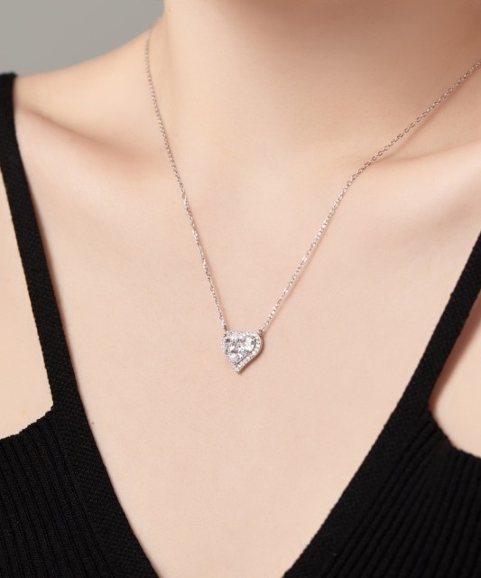Sterling silver chain with zirconium pendant "heart"