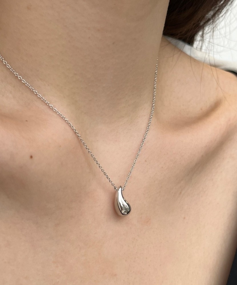 Sterling silver chain with pendant