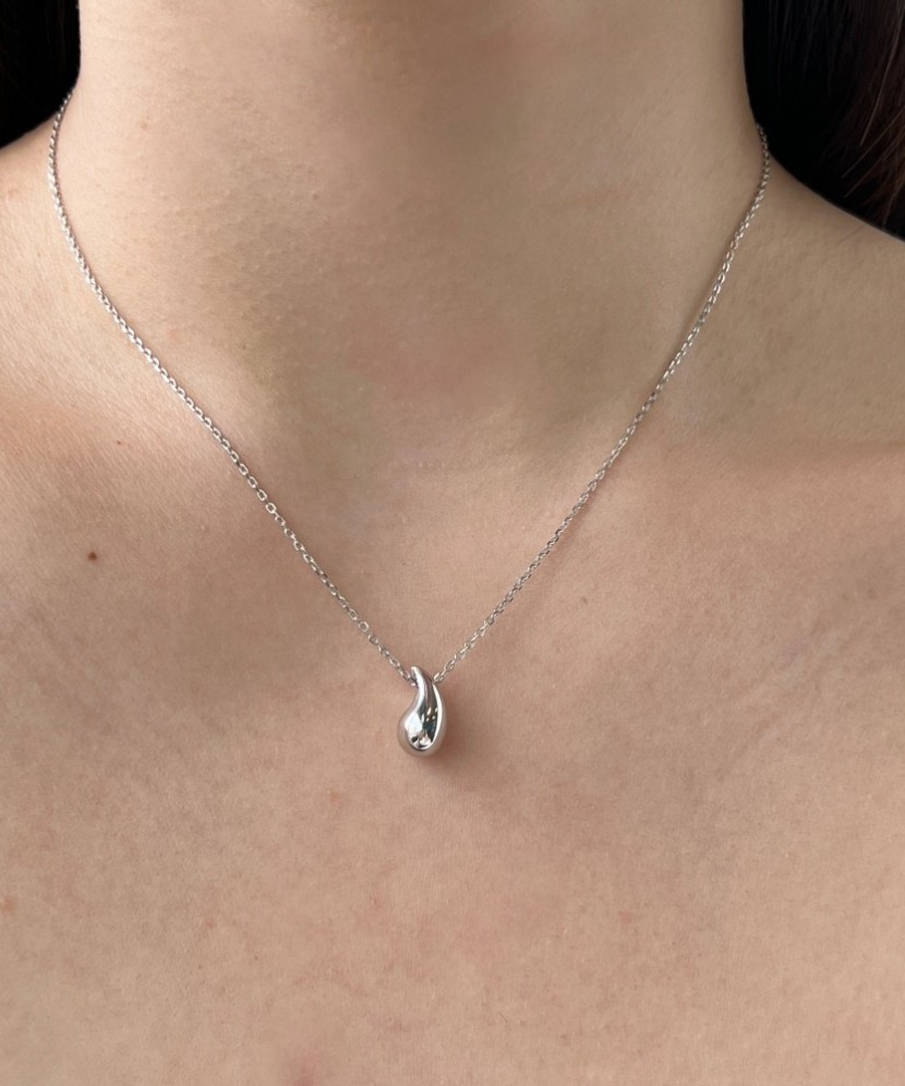Sterling silver chain with pendant