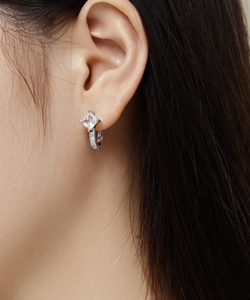 Sterling silver earrings with zircons