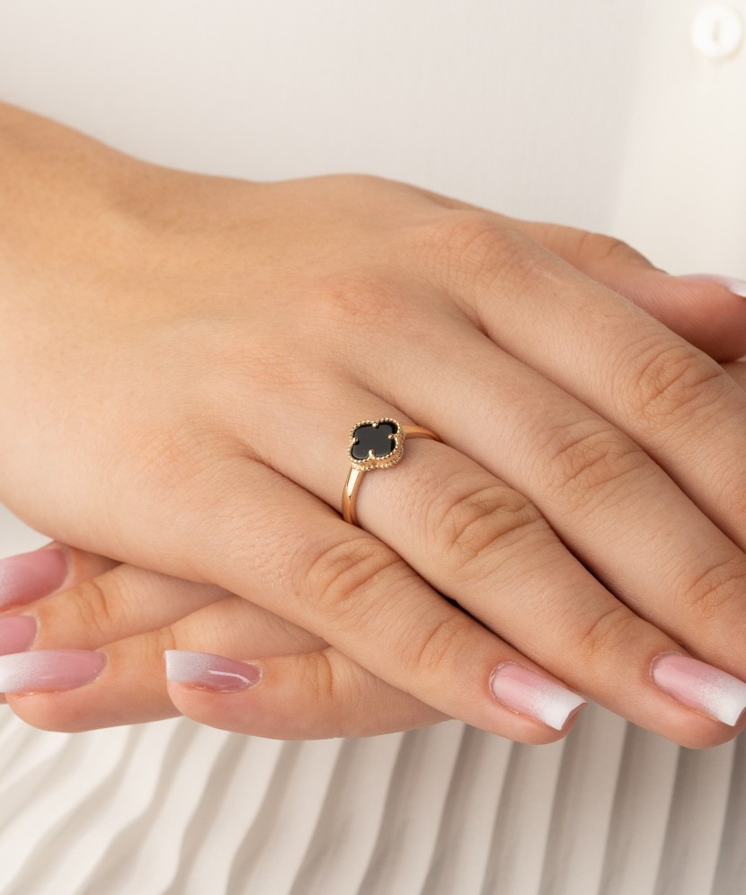 Gold ring with onyx