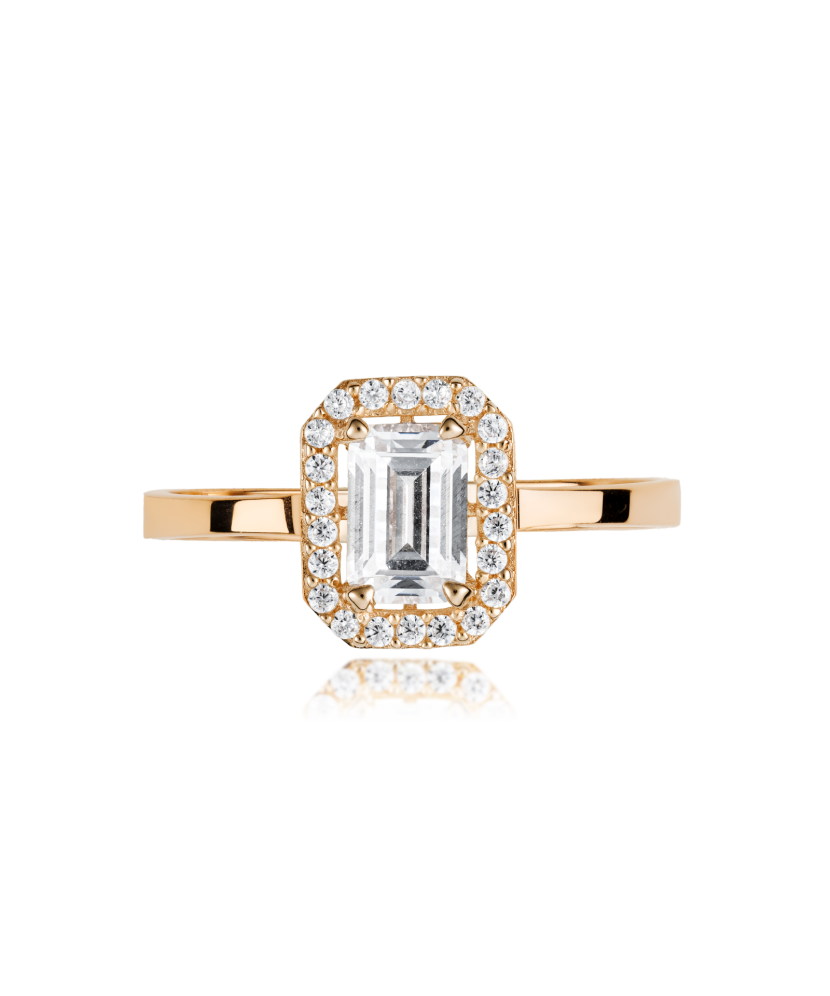 Gold ring with zircons