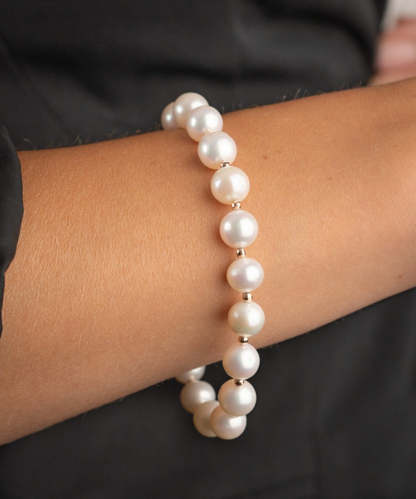 Pearl braceletwith gold