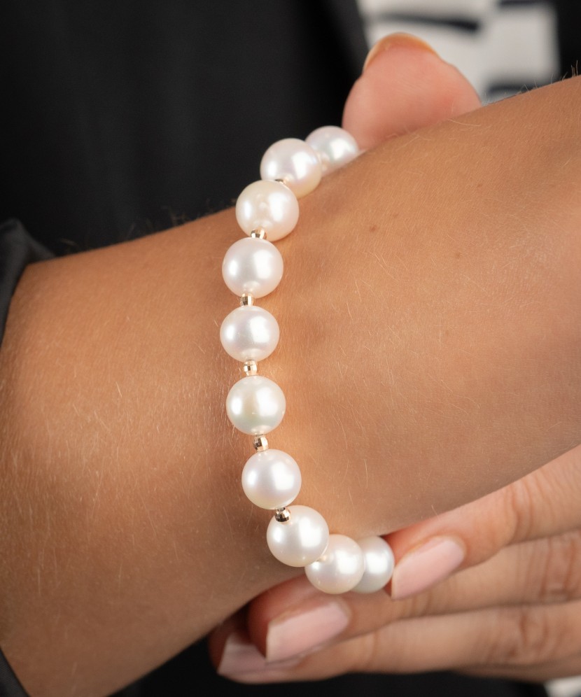 Pearl braceletwith gold