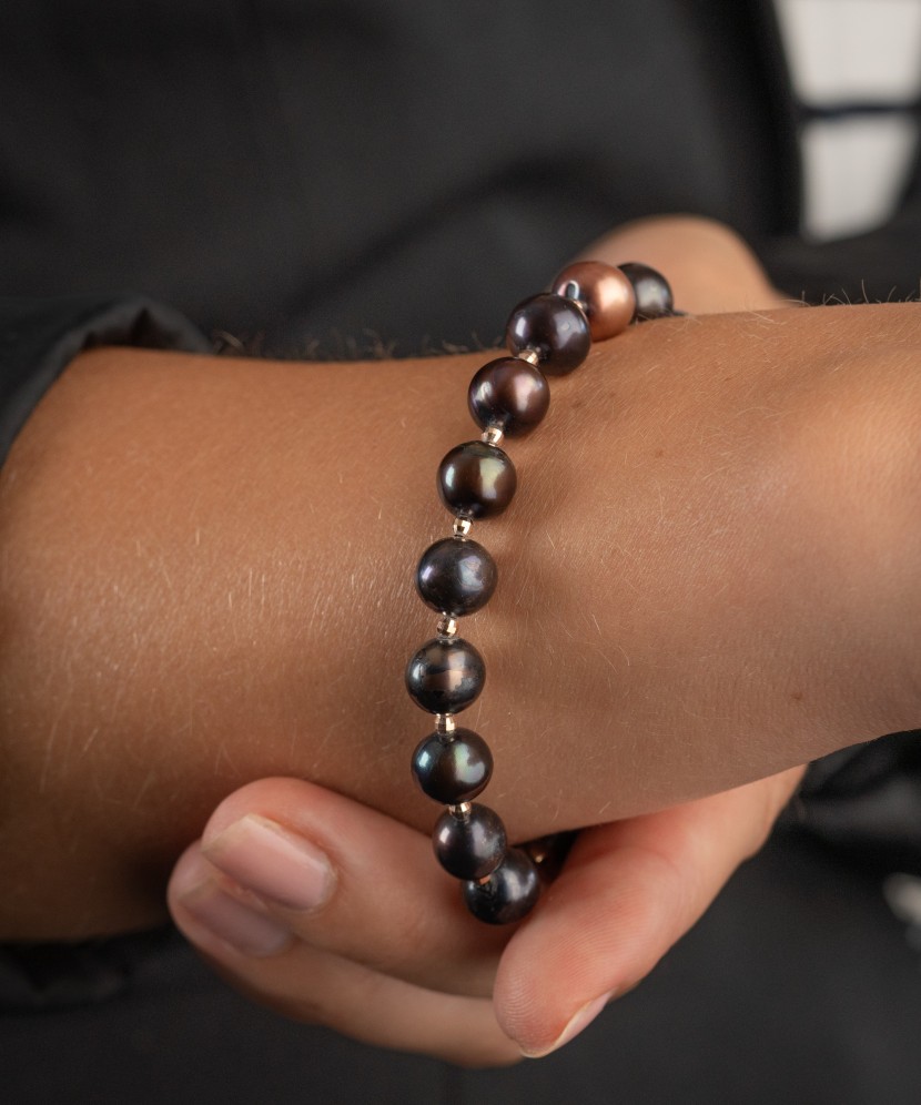 Pearl braceletwith gold