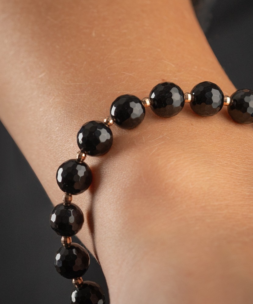 Gold bracelet with onyx 8mm