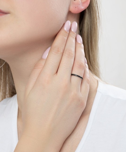 Sterling silver ring with zircons