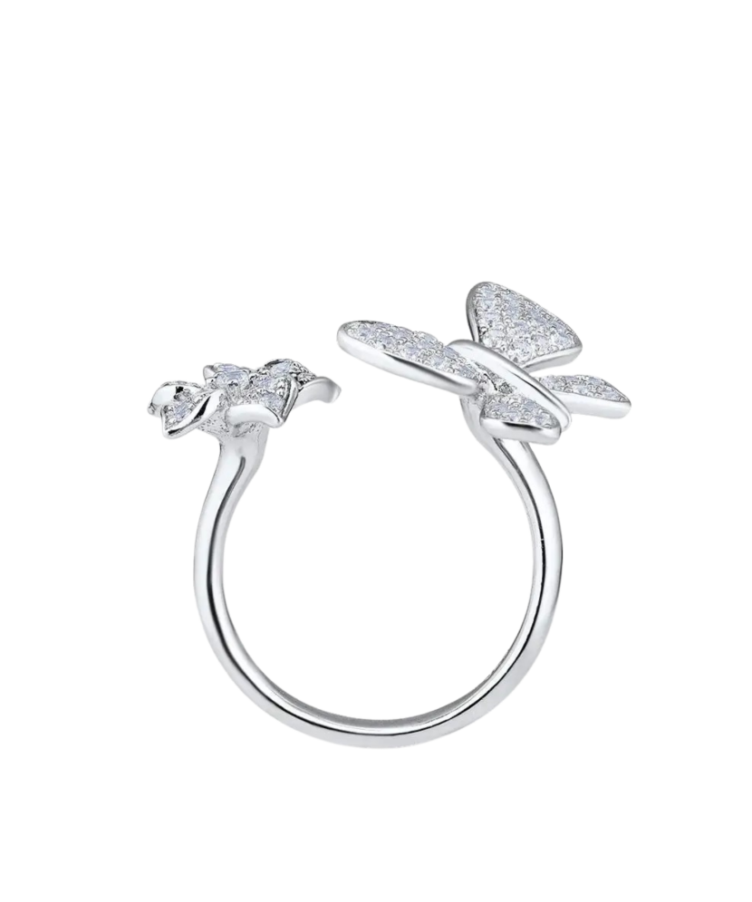 Sterling silver ring with zircons