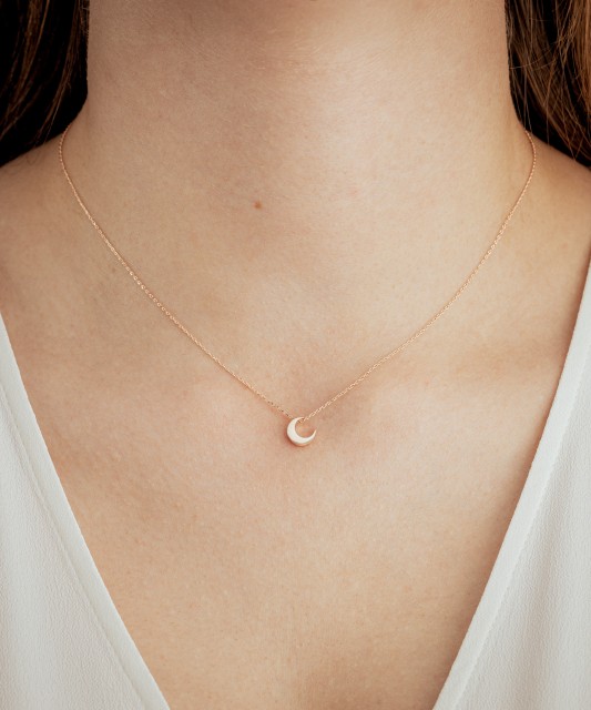 Gold chain with pendant "moon"