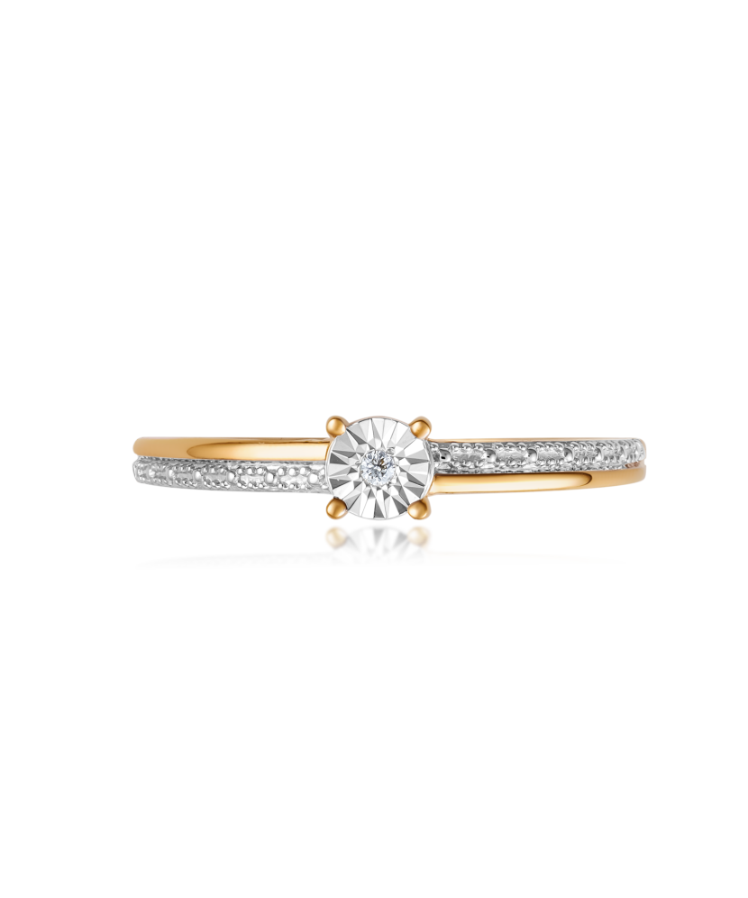 Keltainen kultasormus timanteilla