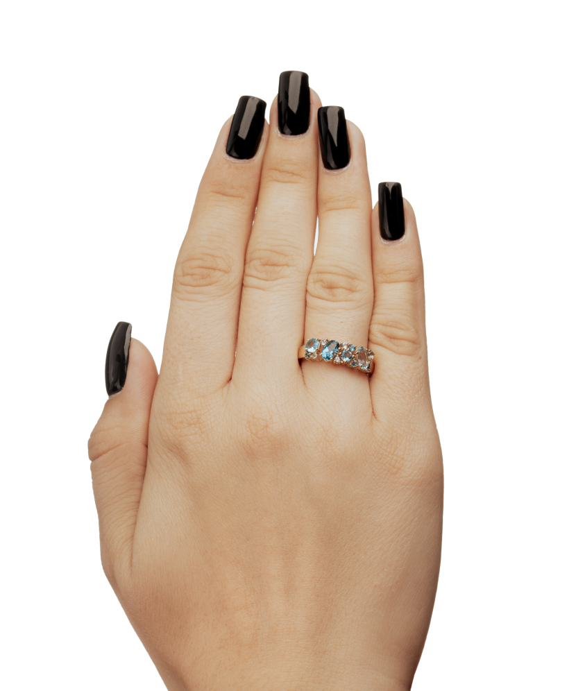 Yellow gold ring with diamonds and topazes